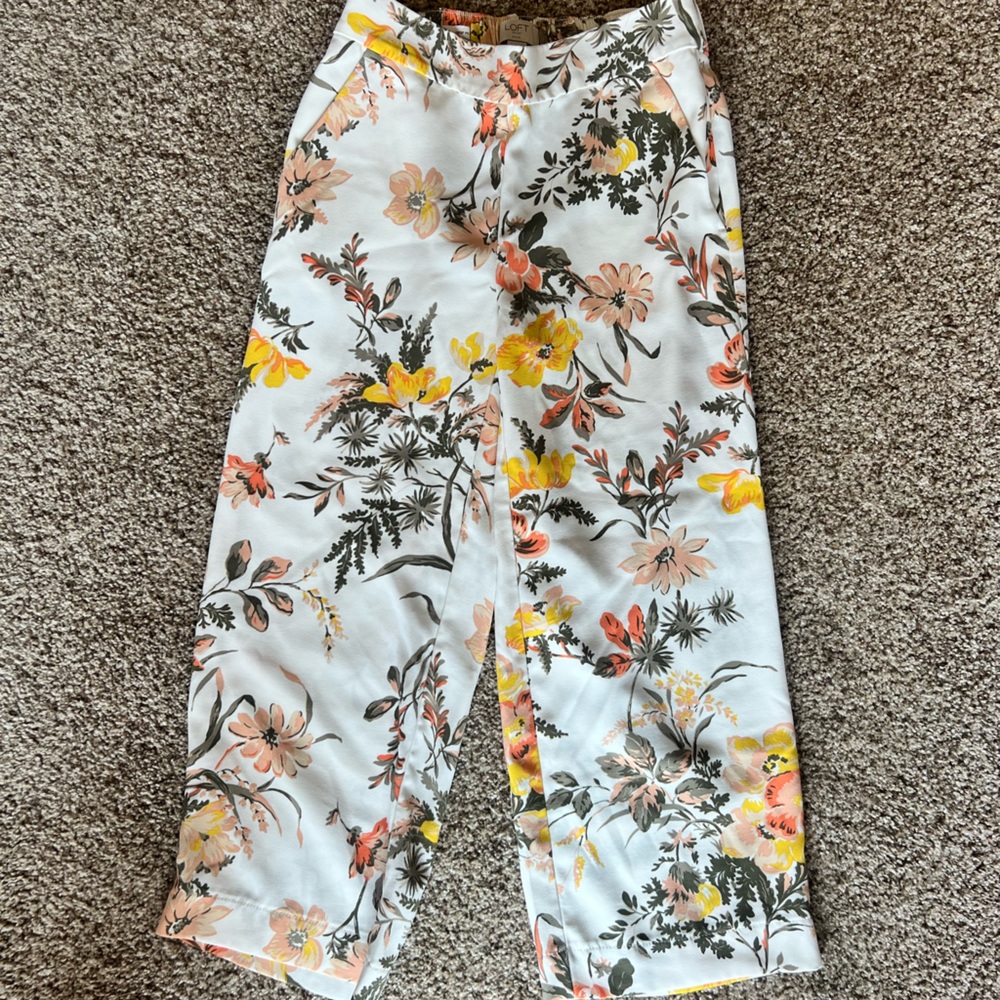 Floral Print Cropped Pants